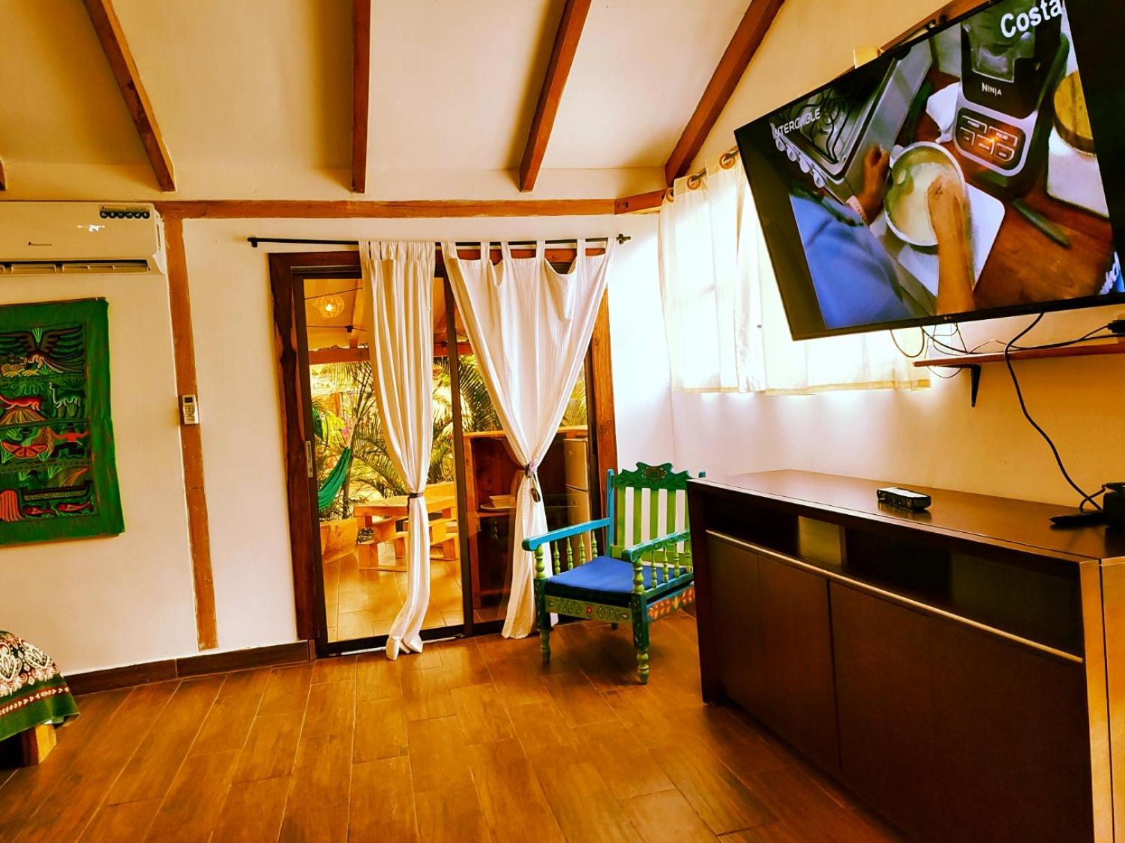 Cafe Madame Hotel Puerto Lopez Luaran gambar